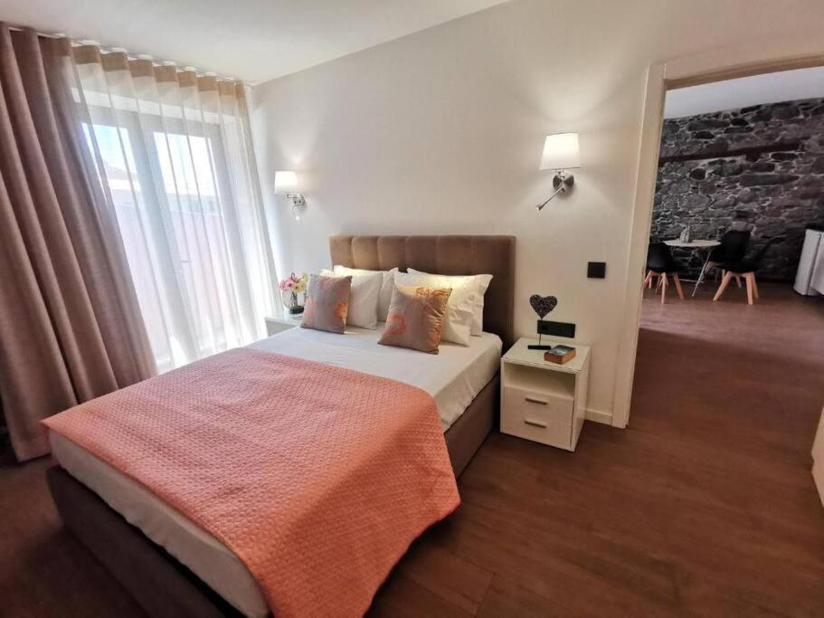 Chale Esmeralda - Charming Studios In Calheta Beach מראה חיצוני תמונה