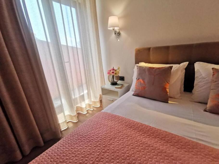 Chale Esmeralda - Charming Studios In Calheta Beach מראה חיצוני תמונה