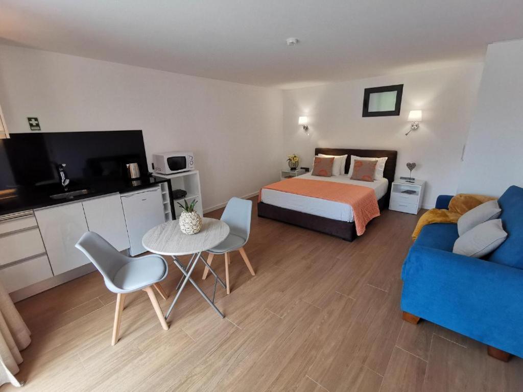 Chale Esmeralda - Charming Studios In Calheta Beach מראה חיצוני תמונה